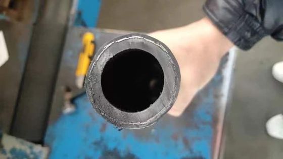 Capacité du tuyau d'huile de caoutchouc