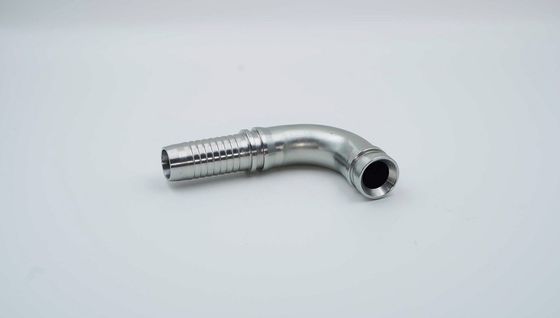 Accords de tuyaux hydrauliques en acier au carbone moyen sur mesure avec usinage CNC